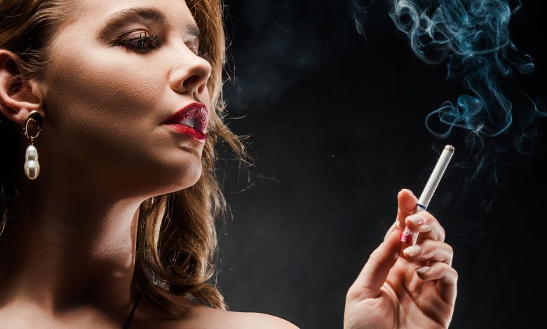 Fumar está fora de moda, faz mal à saúde e prejudica a beleza