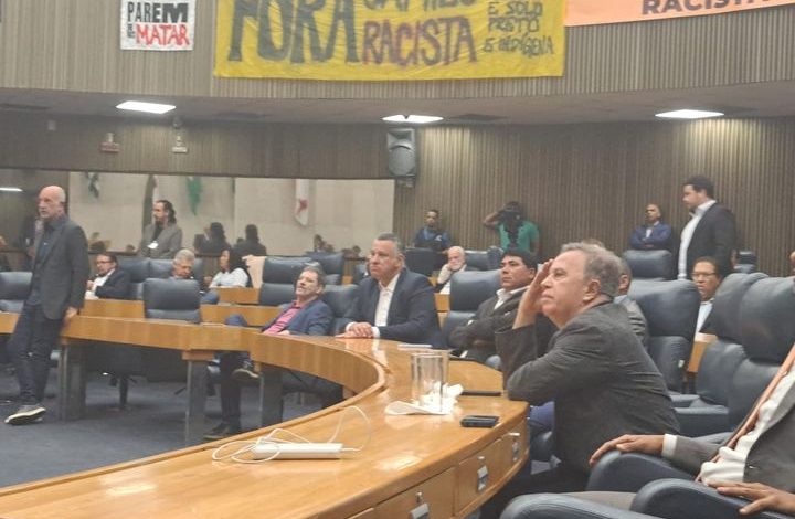 Camilo Cristófaro é cassado acusado de racismo
