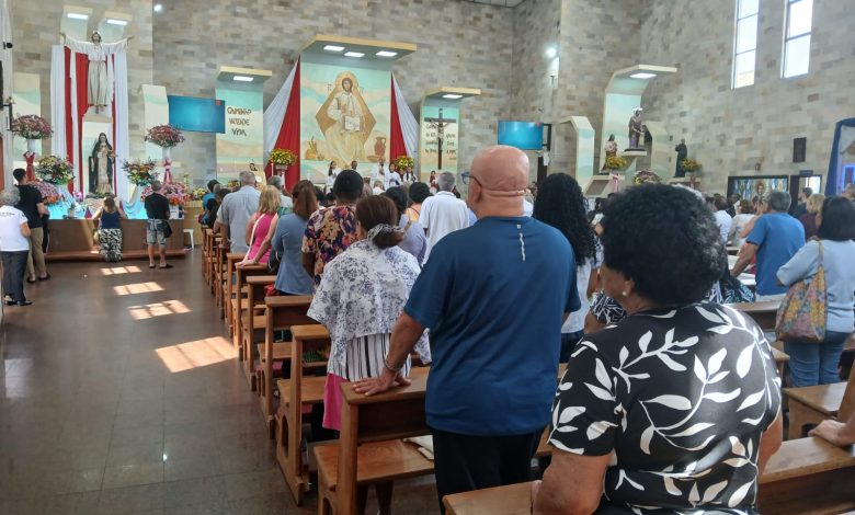 Dia de Santa Edwiges é comemorado com festa em igreja da região