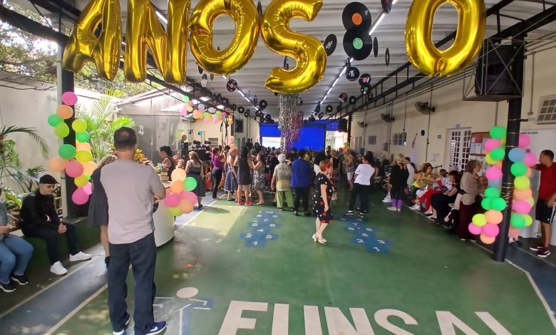 FUNSAI faz festa com tema anos 80 para homenagear o bairro