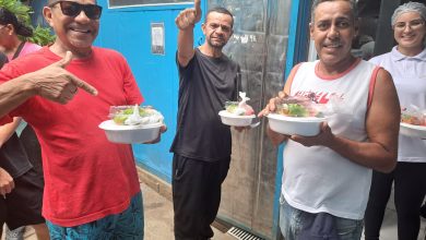 MOVER Helipa distribui comida para quem tem fome
