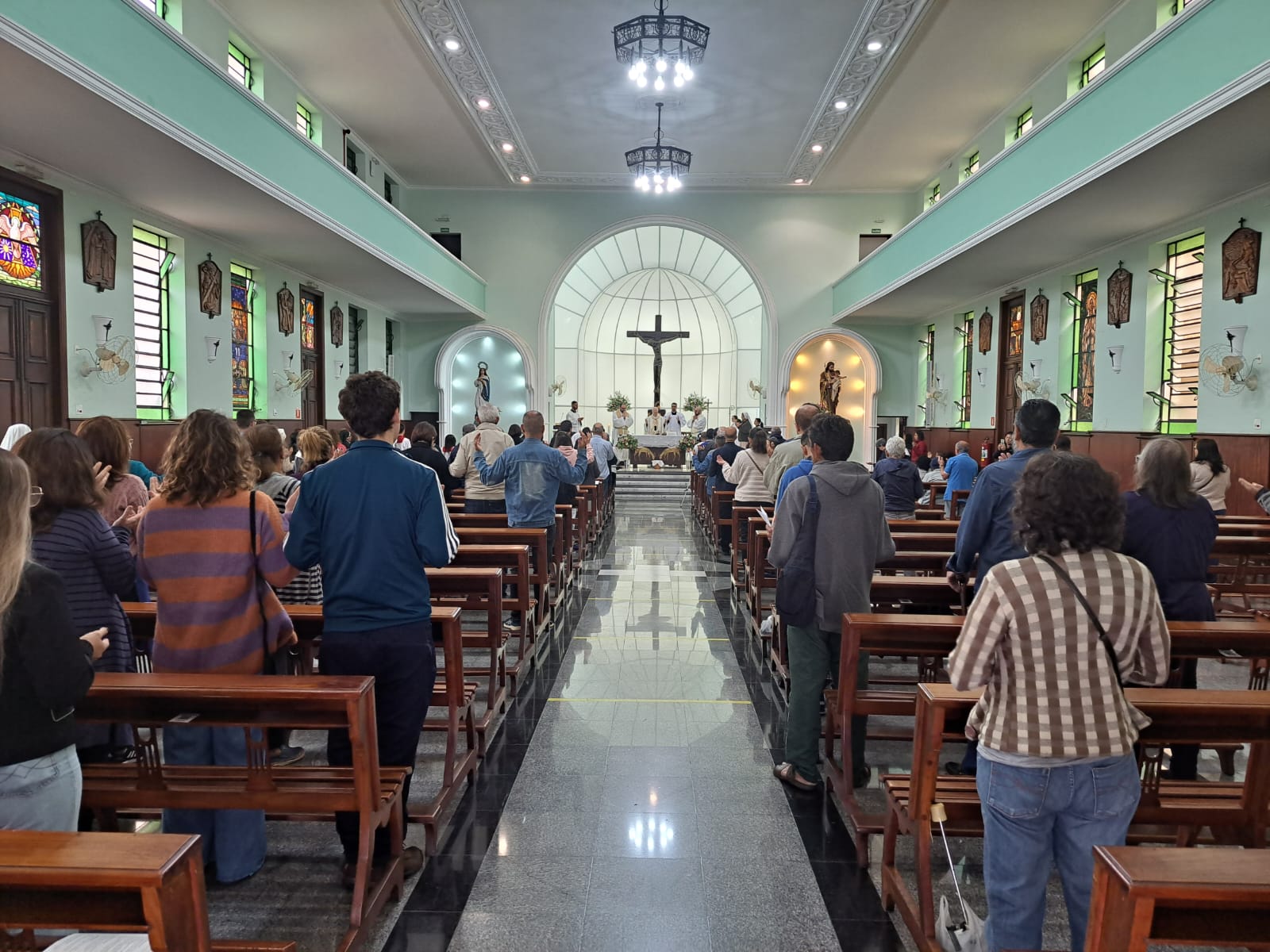 Festa de Santa Paulina recebe grande número de fiéis