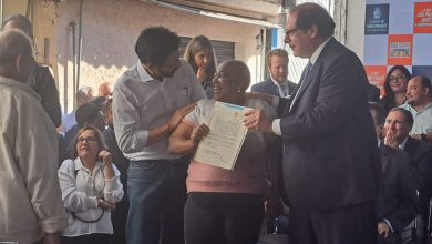 Moradores de Heliópolis recebem Títulos de Regularização Fundiária e Escrituras